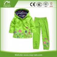 kids rainsuit E20